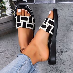 Meikena Sandals Womens Size 7.5 Jelly Black white rubber Slip on beach summer